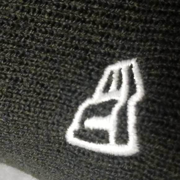 Pittsburgh Steelers Knit Hat - Picture 3 of 3